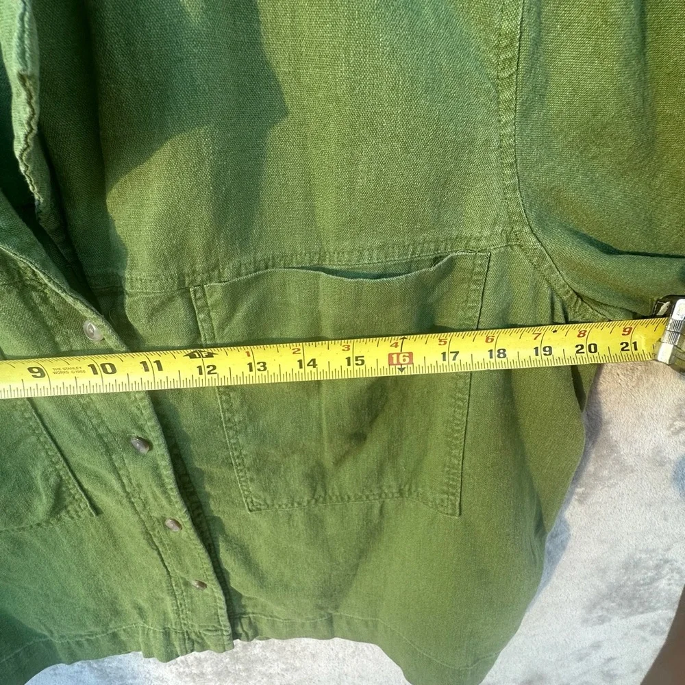 Universal Thread Women’s Olive Utility cropped box fit Button-Up Shirt – Size M - Picture 11 of 15